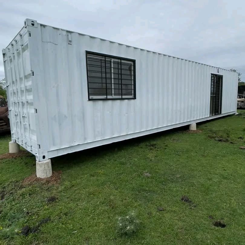 A vendre un conteneur préfabriqué de 40 pieds de 12 mètre